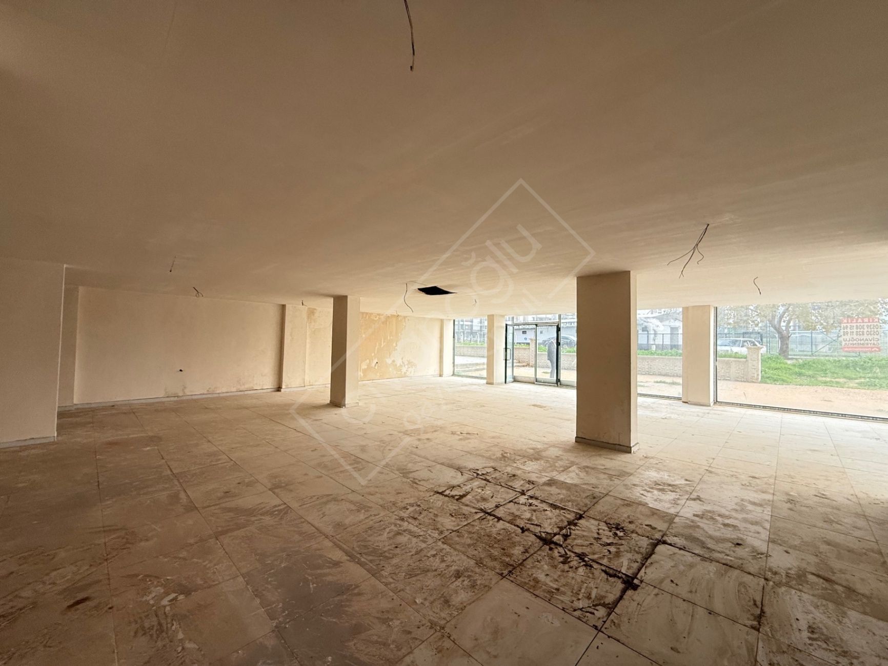 Nilüfer Akçalarda Kiralık 300m2 Dükkan 4