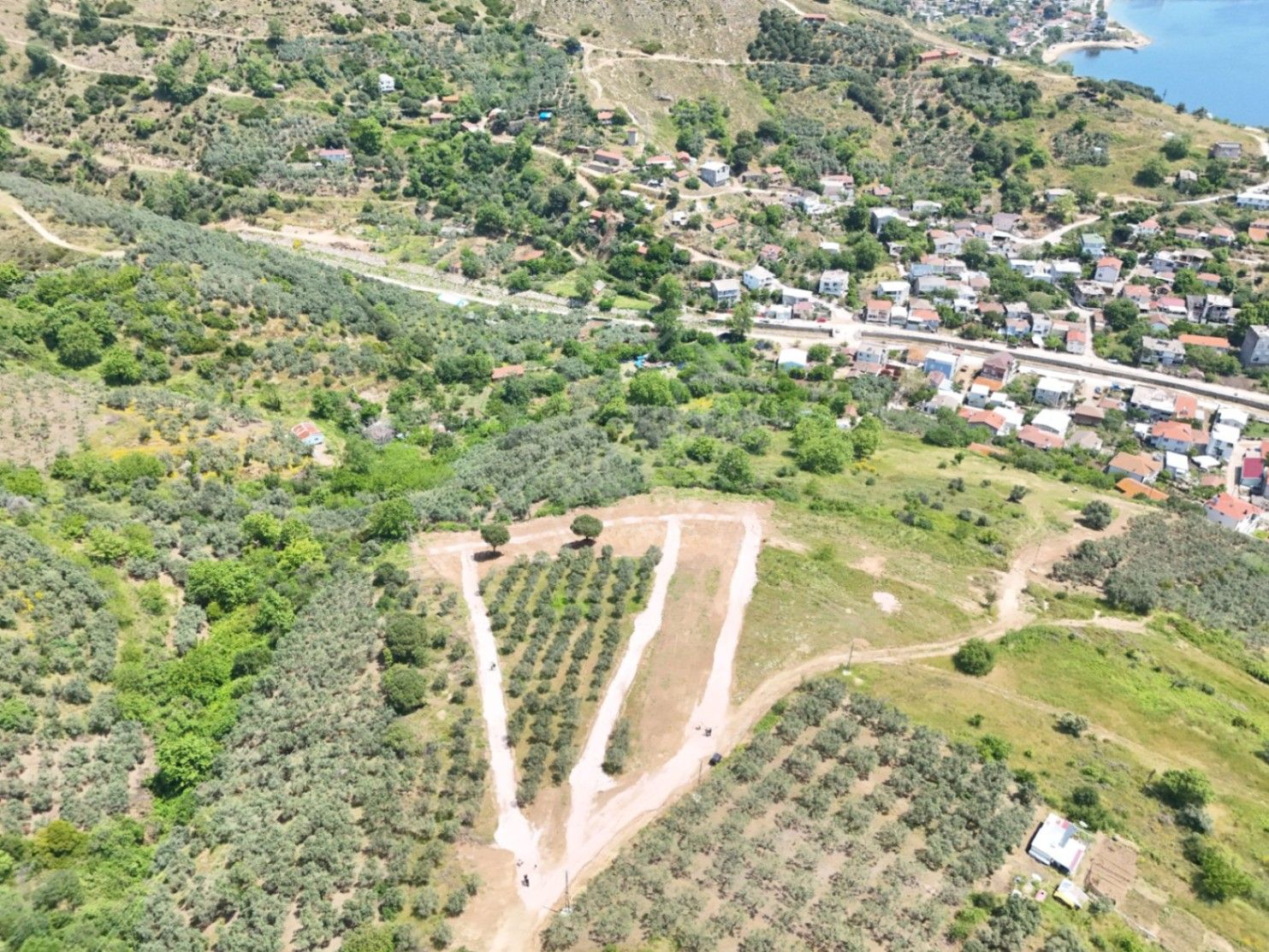 BALIKESİR TATLISU'DA DENİZE YAKIN SATILIK HOBİ BAHÇESİ 5