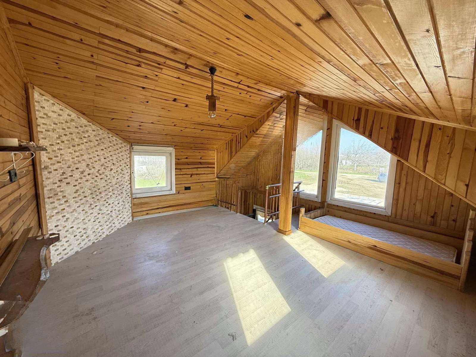 Civanoğlu'dan Nilüfer Akçalar'da Satılık Müstakil Havuzlu Bağ Evi 5