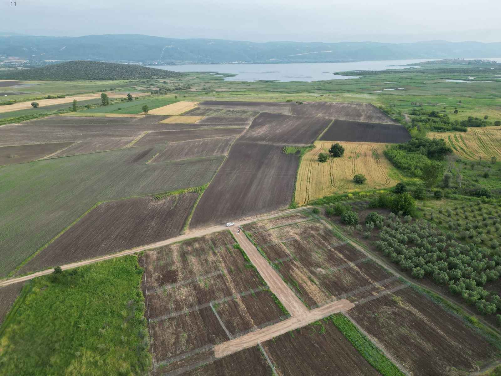 NİLÜFER ÇATALAĞIL'DA SATILIK GÖL MANZARALI ARAZİLER 4